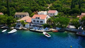 Exterior - Quiet & relaxing seafront apartment 10 minutes from Dubrovnik - Apartment Marija (Zaton, Dubrovnik)