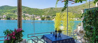 Quiet & relaxing seafront apartment 10 minutes from Dubrovnik - Apartment Marija