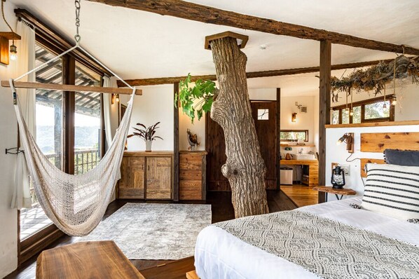 Quadruple Room, Non Smoking, Sea View | Desk, free WiFi, bed sheets