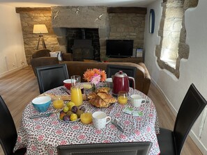 Dining - Authentic fisherman's house in Saint-Cado (Belz)