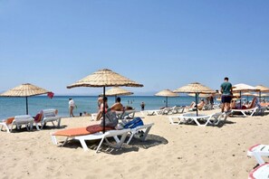 Private beach nearby, free beach shuttle, free beach cabanas - Varol Otel (Ayvalik)