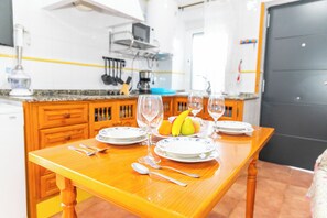 Fridge, microwave, dishwasher, coffee/tea maker