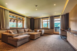 Suíte executiva | Frigobar, cofres nos quartos, escrivaninha