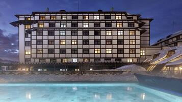 Indoor pool, outdoor pool, open 10:00 AM to 9:00 PM, sun loungers