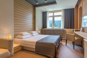 Quarto standard | Frigobar, cofres nos quartos, escrivaninha