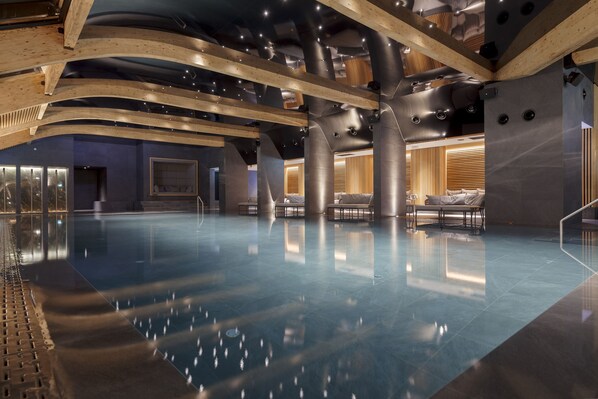 Indoor pool, outdoor pool, open 10:00 AM to 9:00 PM, sun loungers - Grand Hotel & Spa (Raška)