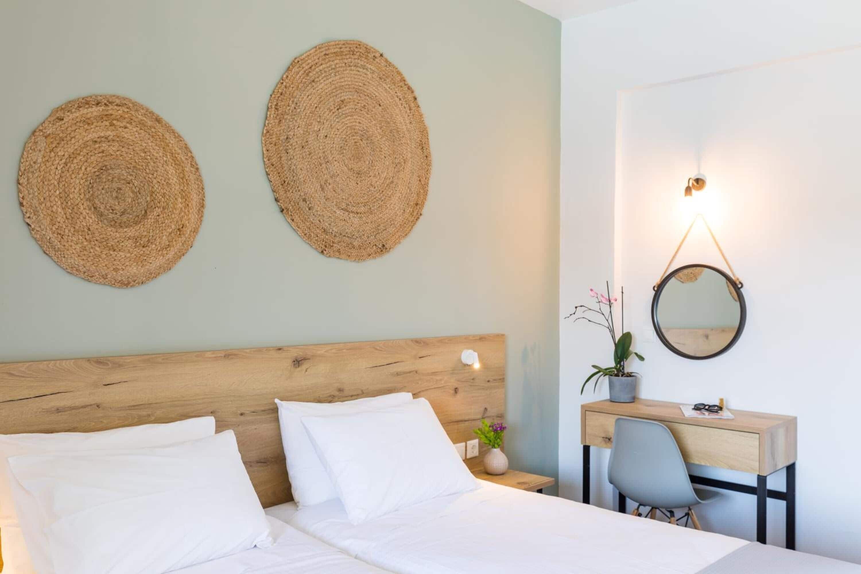 Phòng đôi hoặc 2 giường đơn Deluxe, quang cảnh hồ bơi | Minibar, bàn, phòng cách âm, truy cập Internet không dây miễn phí 