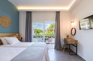 Minibar, escritorio, sistema de insonorización y wifi gratis 