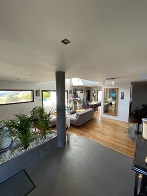 Interior - Villa, 10 people, exceptional view (Sorbiers)