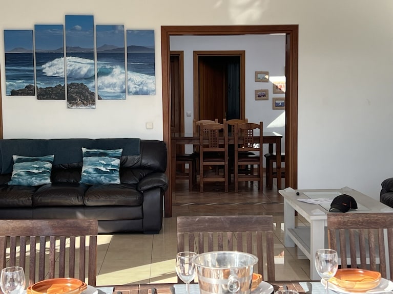 Casa Jemma Is A Unique Sea Front 4 Bedroom Villa With 12x4 Pool And Games Room - Playa Blanca