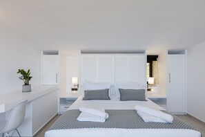 5 bedrooms, iron/ironing board, Internet, bed sheets - Unbelievable Unobstructed Views, Amazing Location Inside a Forest, Full Privacy! (Chania)