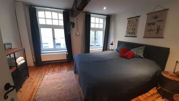 3 slaapkamers, een strijkplank/strijkijzer, wifi, beddengoed