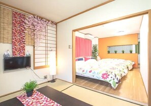 3 bedrooms, desk, iron/ironing board, free WiFi