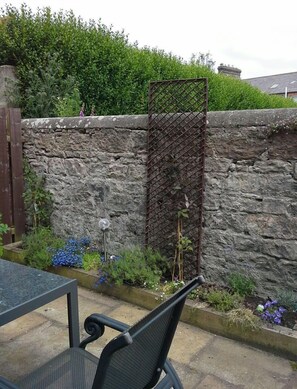 Terrace/patio - Templars Cottage - sleeps 2 guests in 1 bedroom (Berwick-upon-Tweed)