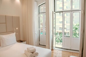Le Premier Room | 1 dormitorio, ropa de cama hipoalergénica, caja fuerte y cortinas opacas