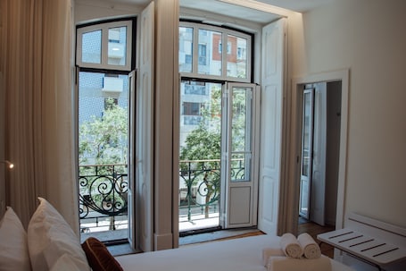 Standard Suite | 1 bedroom, hypo-allergenic bedding, in-room safe, blackout drapes
