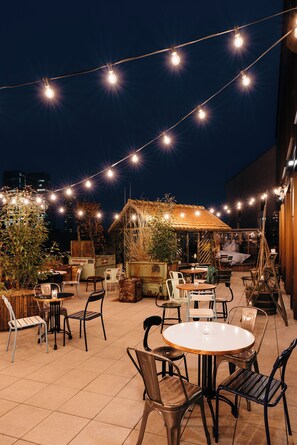 Rooftop terrace - Ruby Louise Hotel Frankfurt by IHG (Frankfurt)