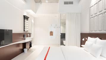 Loft, 1 Queen Bed | Premium bedding, in-room safe, individually decorated