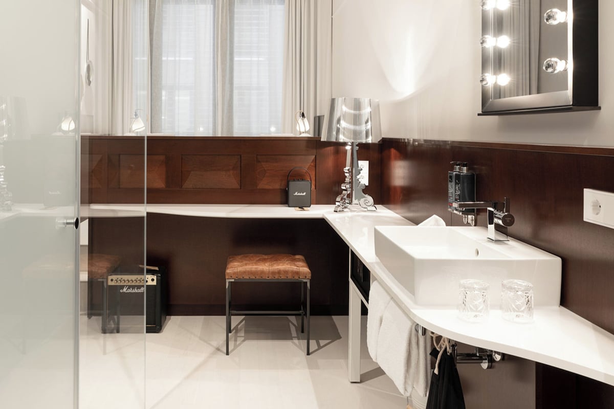 Chambre, 1 grand lit (Cosy) | Literie de qualité, coffre-fort pour ordinateur portable, bureau