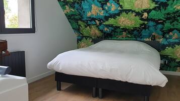 1 dormitorio, tabla de planchar con plancha, wifi gratis y ropa de cama
