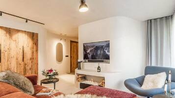 Smart TV, foosball, table tennis