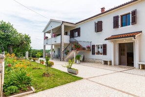 Exterior - Lovely House LINDI in Poreč- One-bedroom apartment (Vrvari)