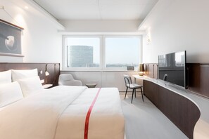 Room (Loft) | Premium bedding, in-room safe, individually decorated - Ruby Luna Hotel Dusseldorf by IHG (Düsseldorf)