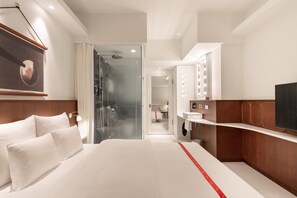 Room (Loft) | Premium bedding, in-room safe, individually decorated - Ruby Luna Hotel Dusseldorf by IHG (Düsseldorf)