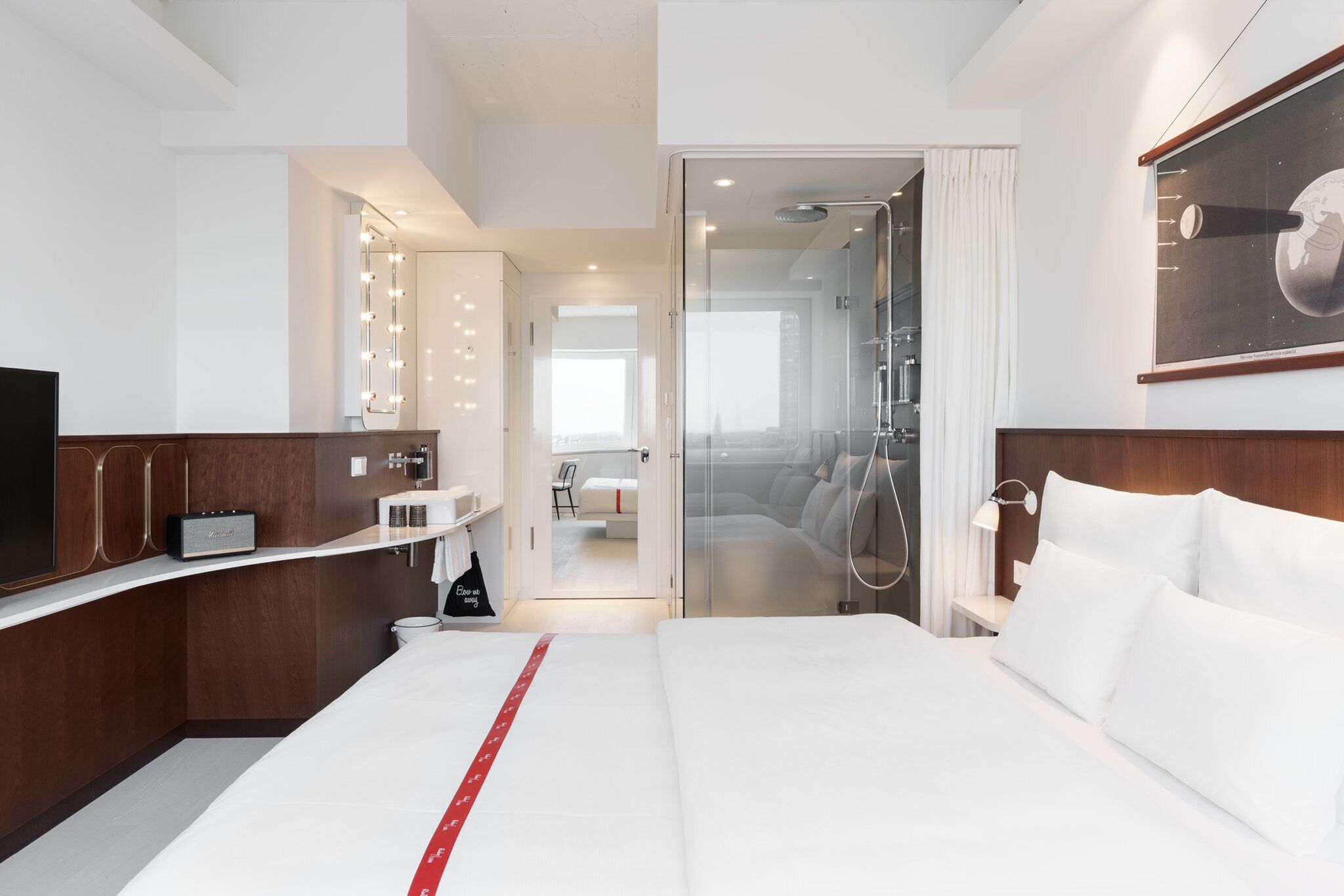 Kamar (Loft) | Seprai premium, brankas, dan didekorasi berbeda-beda