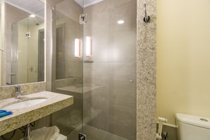 Apartment, 1 Double Bed | Bathroom