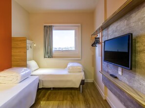 Apartment, 2 Twin Beds | Blackout drapes, soundproofing, free WiFi, bed sheets