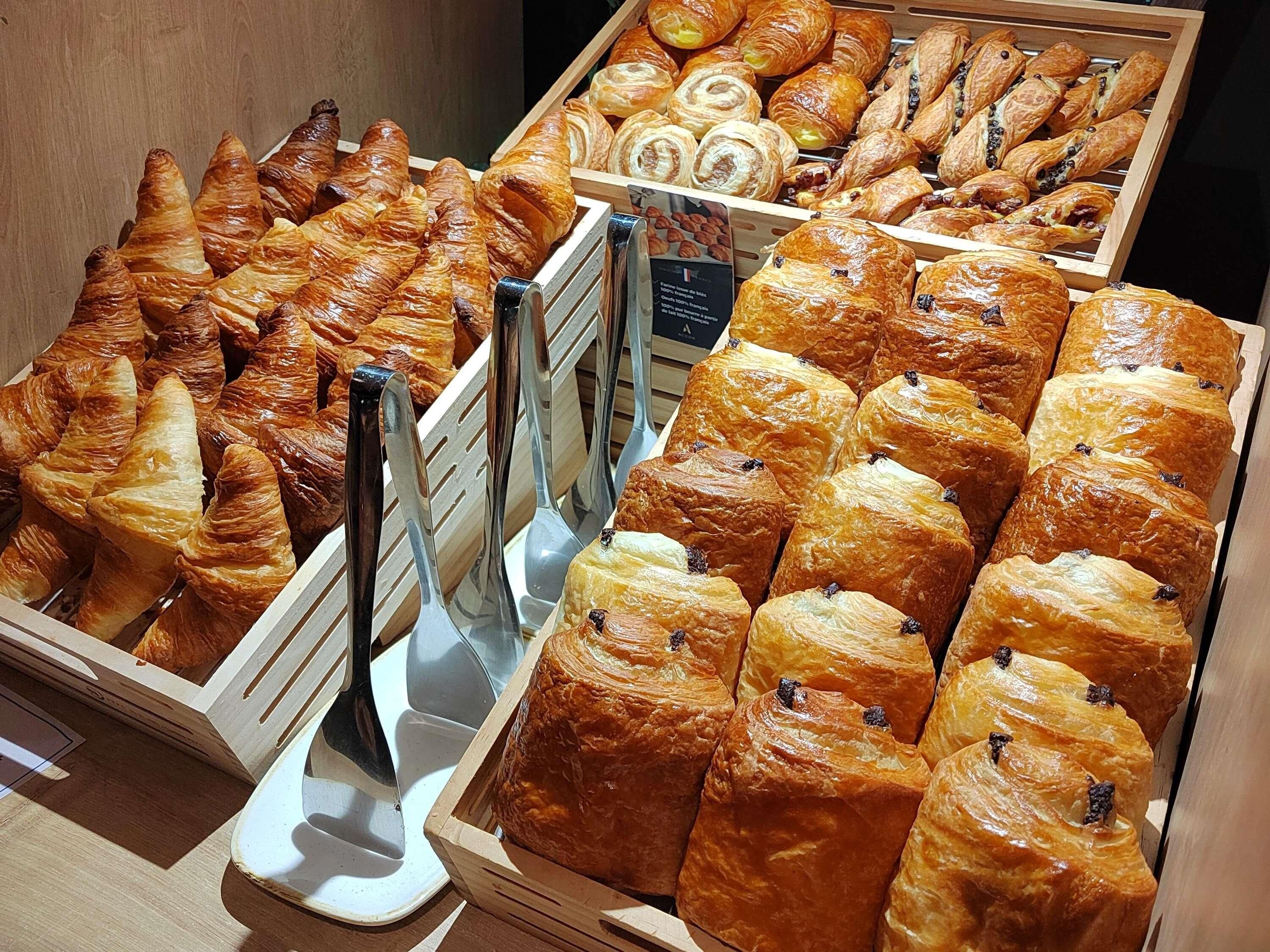 daily buffet breakfast (eur 13.9 per person)