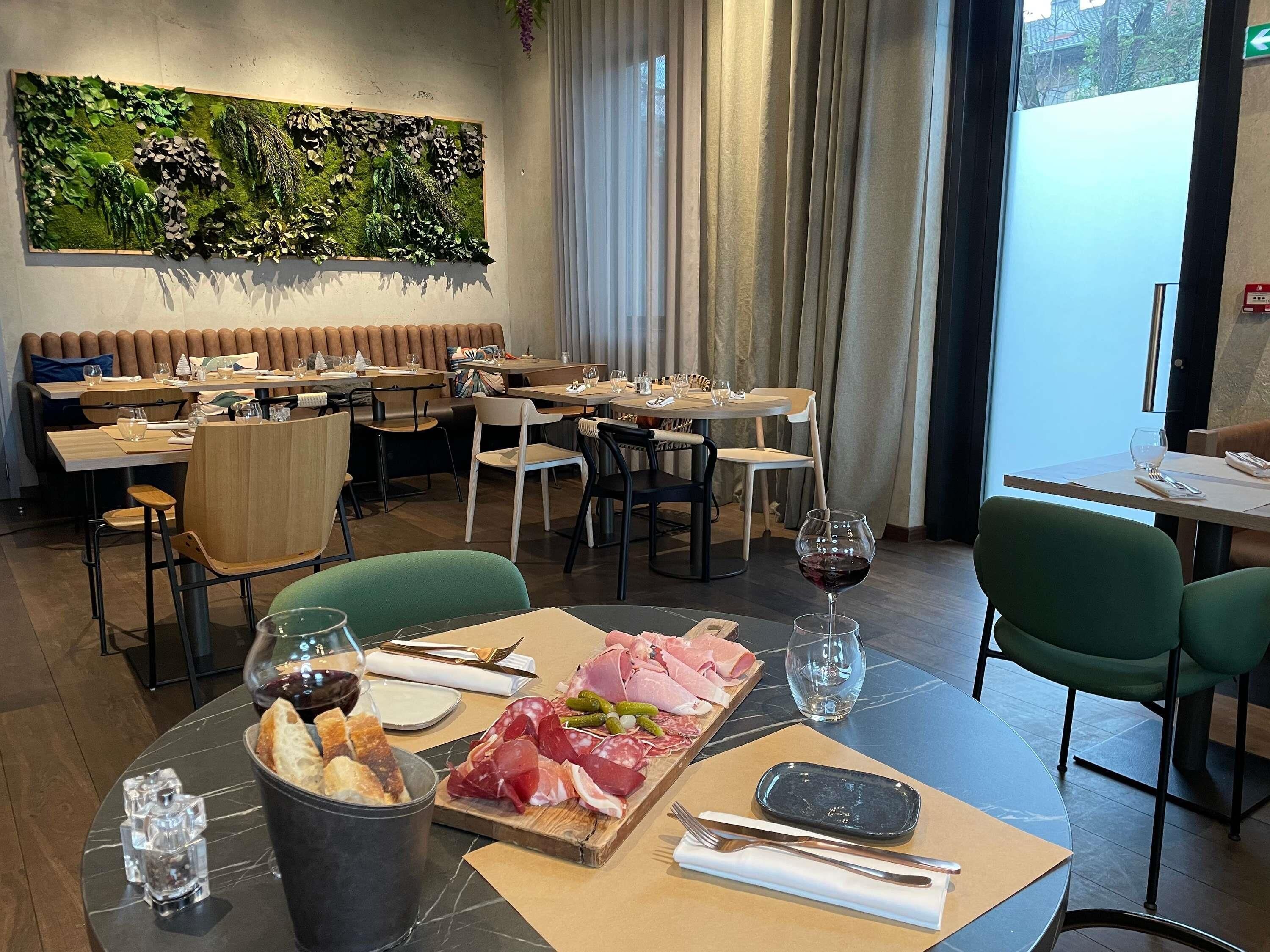 酒吧（店内）