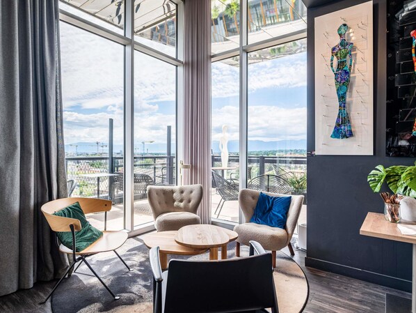 Café da manhã, almoço e jantar; culinária francesa 