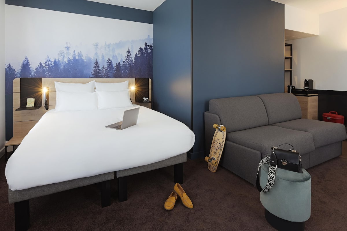 Superior Room, 1 Queen Bed with Sofa bed