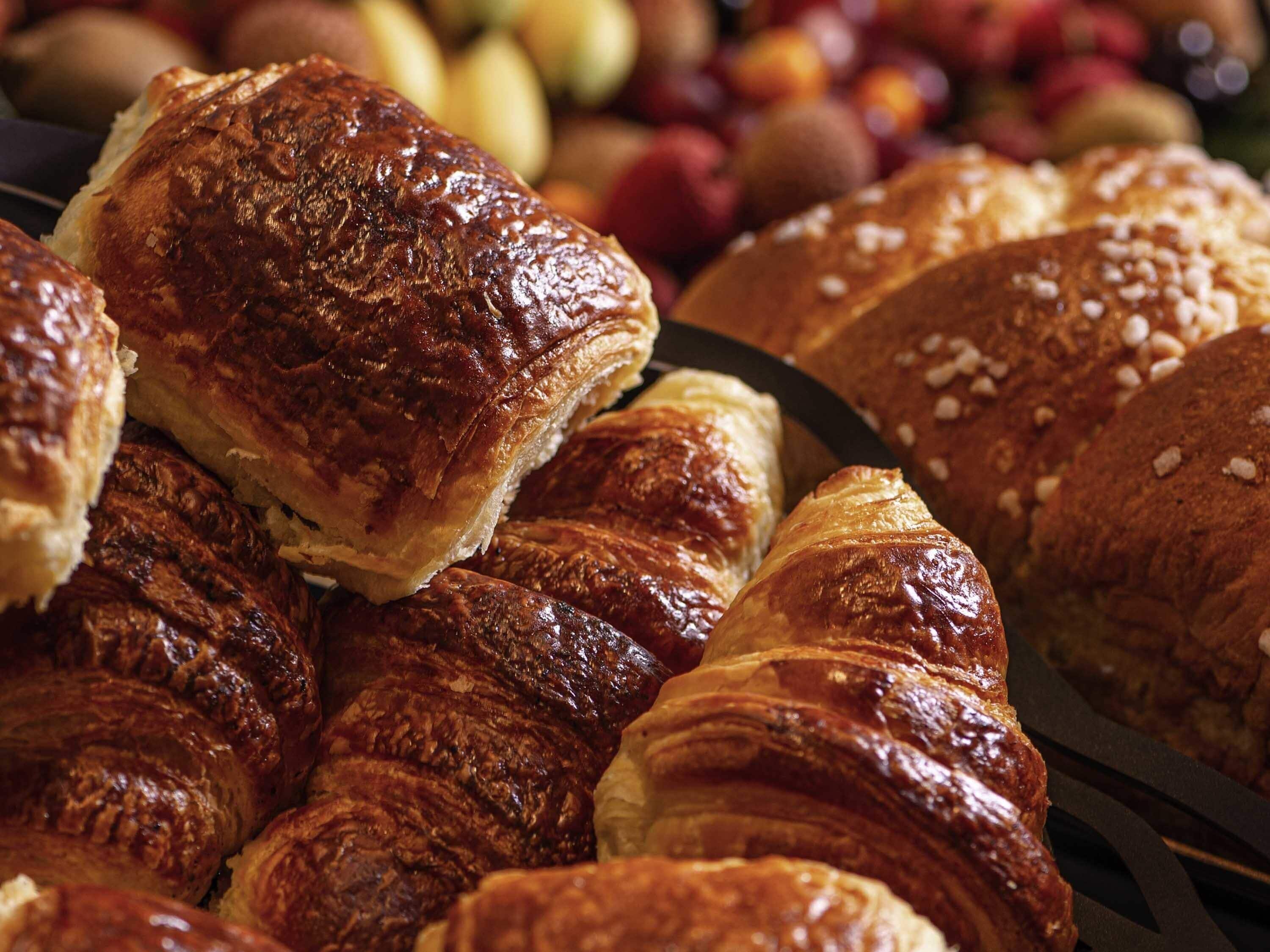 daily buffet breakfast (eur 19.00 per person)