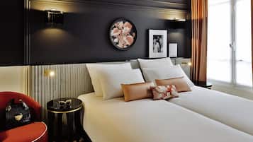 Standard Room, 2 Twin Beds | Minibar, in-room safe, blackout drapes, soundproofing