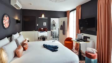 Privilege, Triple Room, 1 Double Bed with Sofa bed | Minibar, in-room safe, blackout drapes, soundproofing