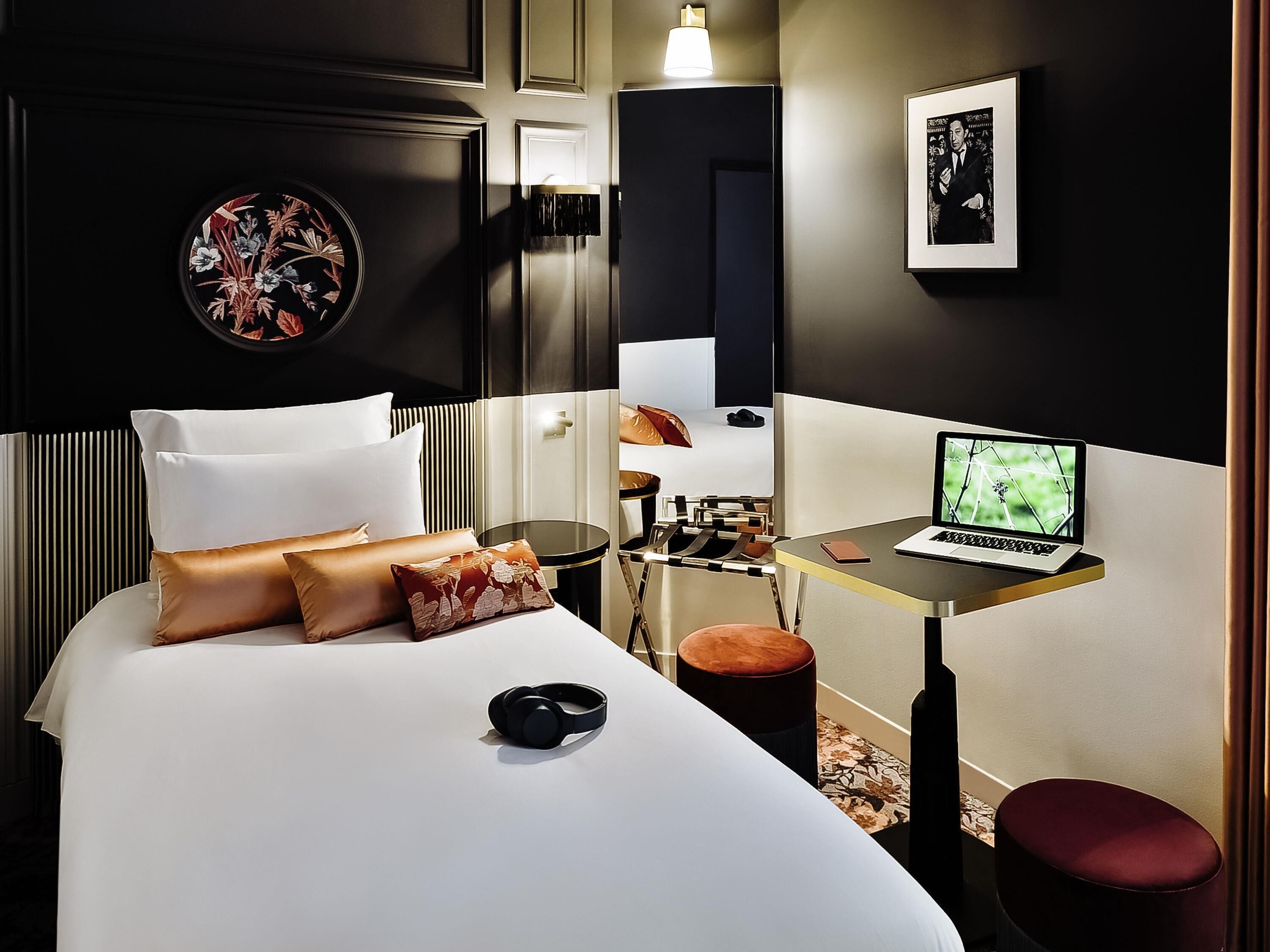 Standard Room, 1 Twin Bed | Minibar, in-room safe, blackout drapes, soundproofing