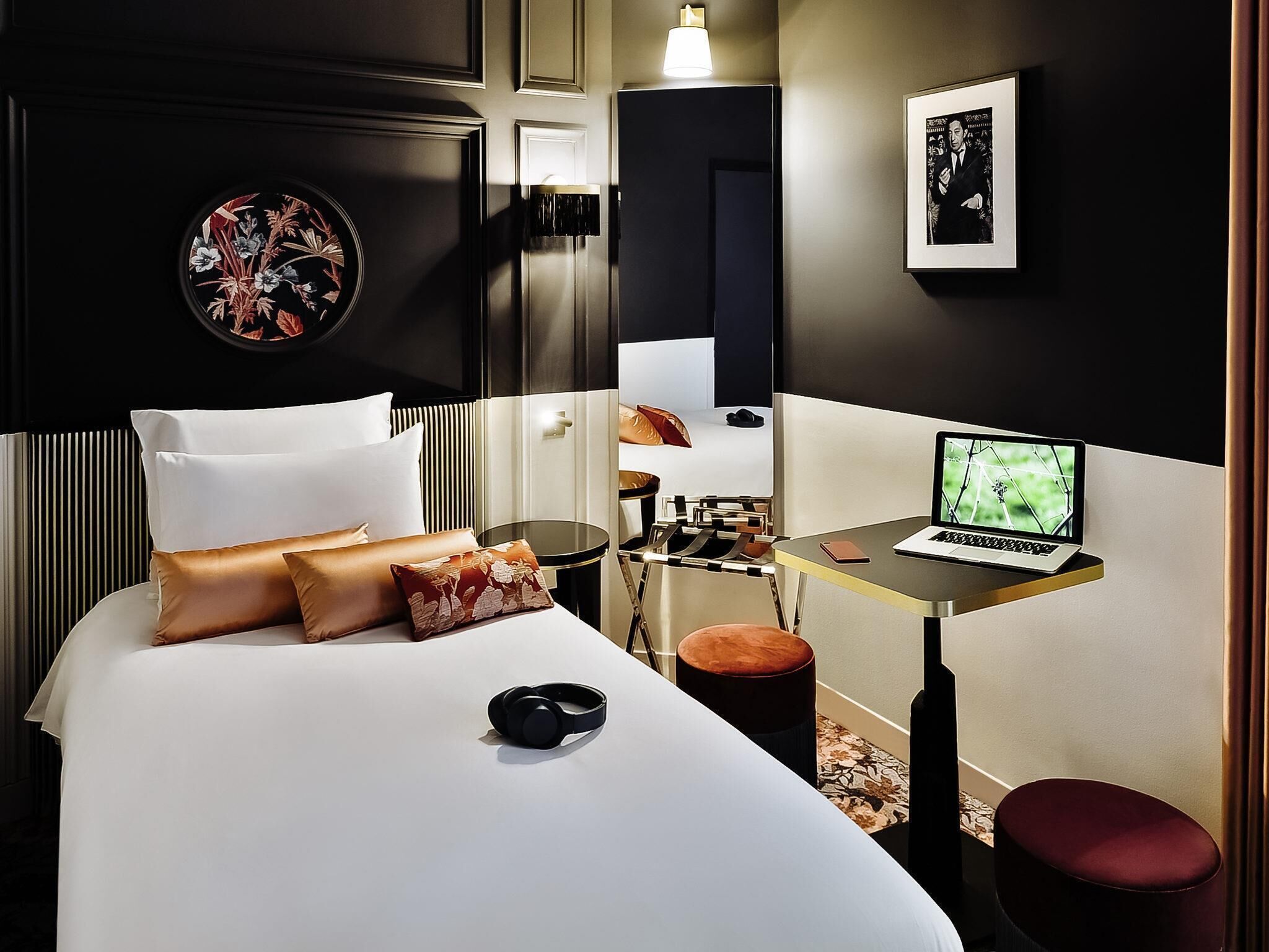Standard Room, 1 Twin Bed | Minibar, in-room safe, blackout drapes, soundproofing