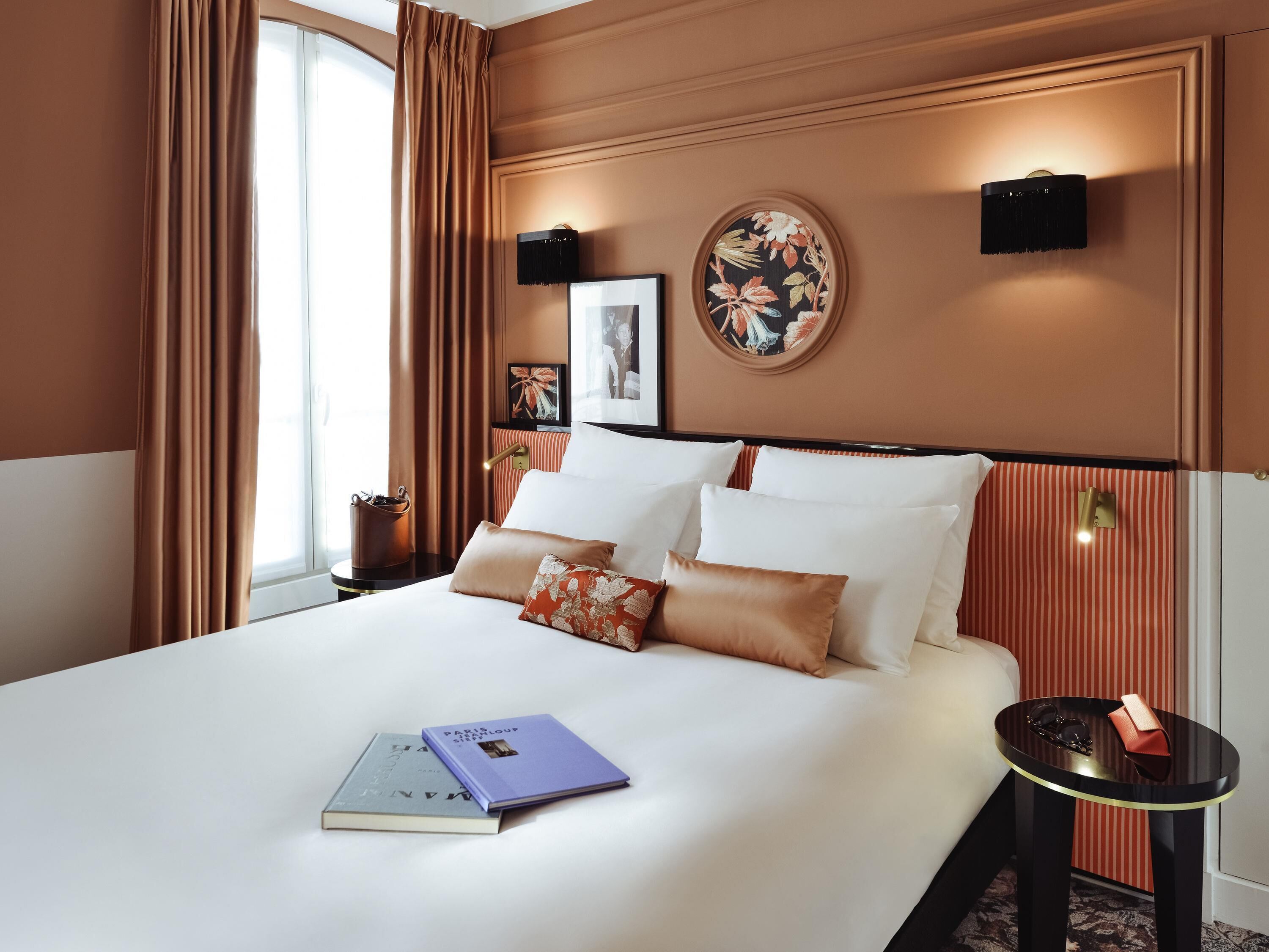 Standard Room, 1 Double Bed | Minibar, in-room safe, blackout drapes, soundproofing