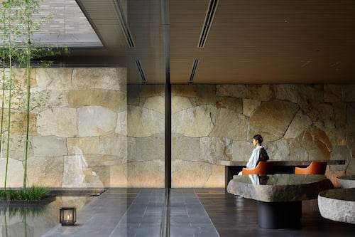 Lobby lounge