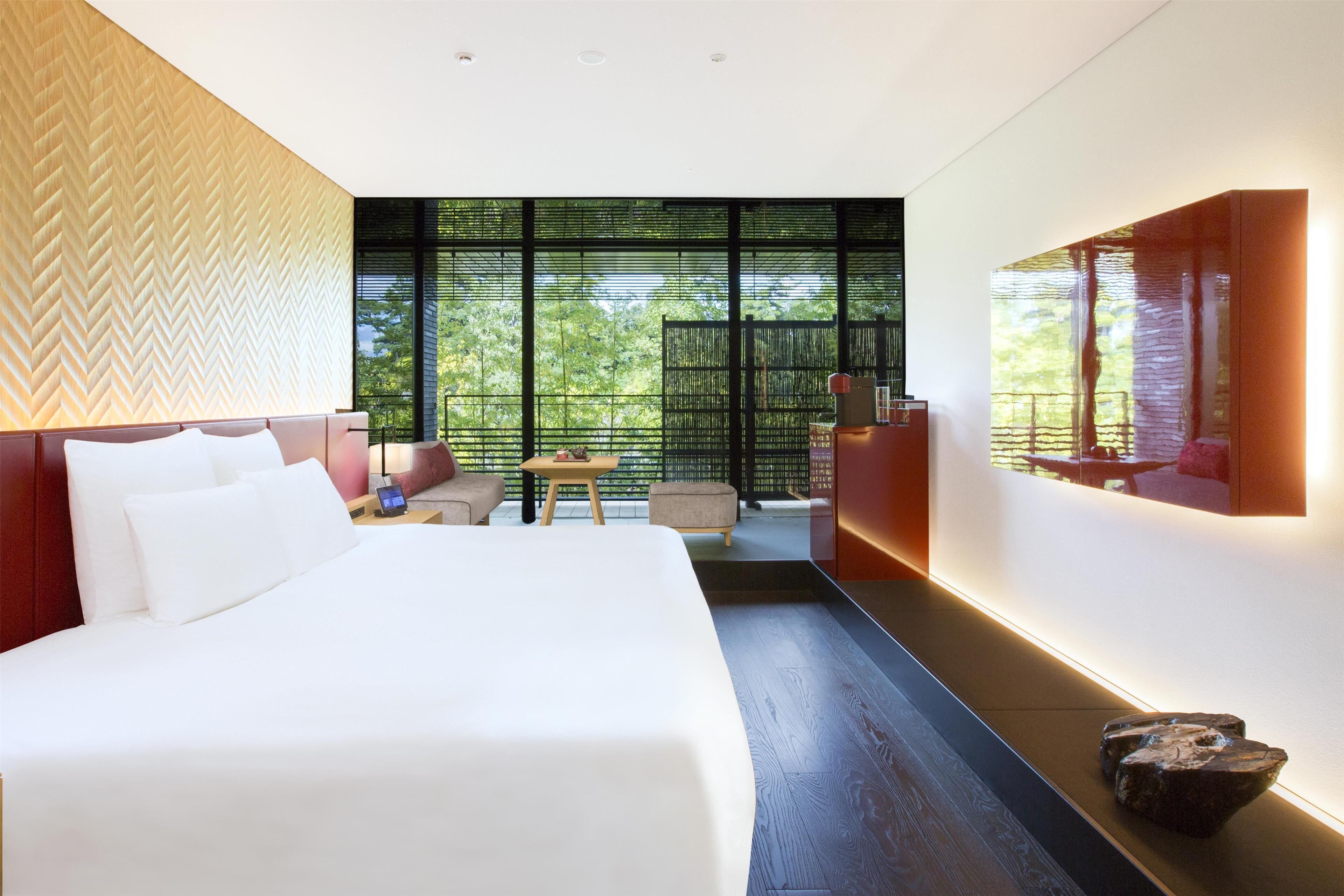 Habitación Deluxe, 1 cama King size, para no fumadores | Ropa de cama hipoalergénica, minibar, insonorización y cunas gratuitas 