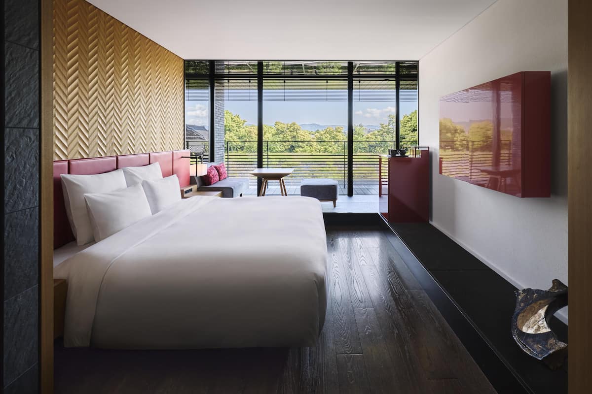 Room, 1 King Bed, Non Smoking (Nijo Castle View) | Hypo-allergenic bedding available, minibar, soundproofing, cribs (free)