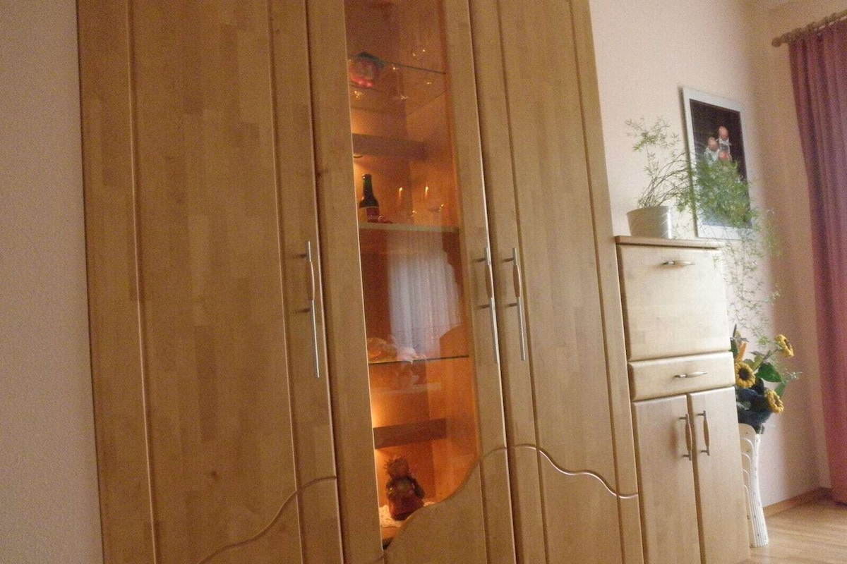 Apartment, 1 Schlafzimmer, Balkon (Im Obstgarten) | 1 Schlafzimmer, Bügeleisen/Bügelbrett, kostenlose Babybetten