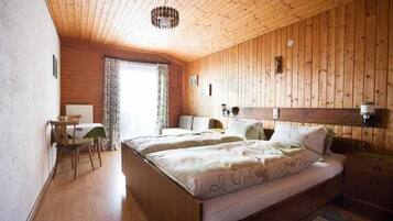 Kamar Double | Wi-Fi gratis dan seprai linen