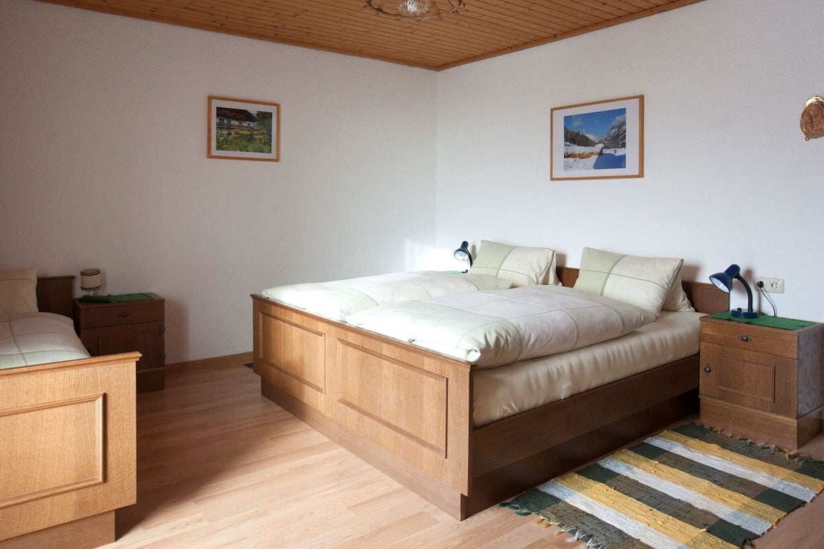 Habitación triple | Wifi gratis y ropa de cama 