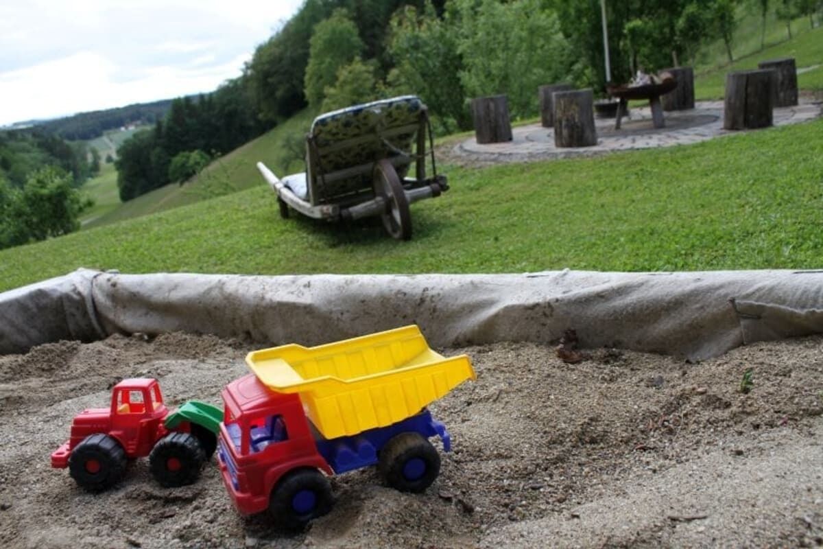 Children’s play area – outdoor