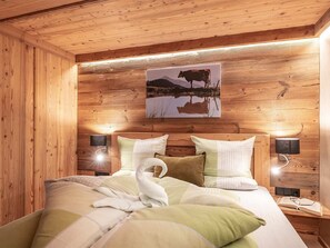 Apartment, 2 Schlafzimmer (Alpenrose) | 2 Schlafzimmer, Babybetten, kostenloses WLAN, Bettwäsche