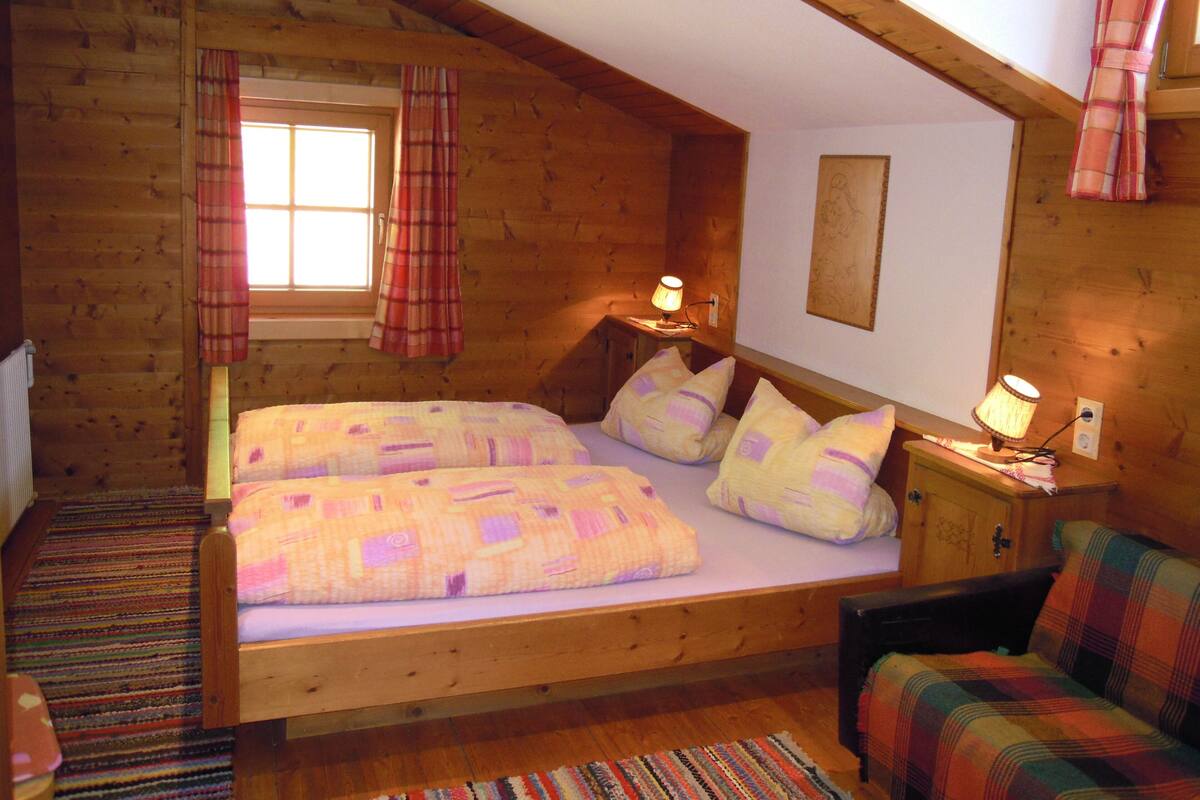 Comfort-Apartment, 2 Schlafzimmer, Balkon | Babybetten, kostenloses WLAN, Bettwäsche